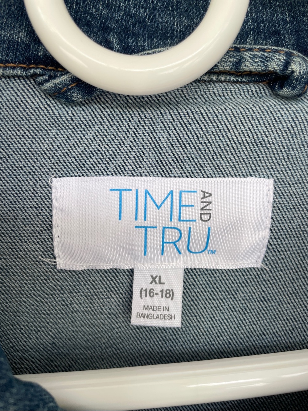 Time and Tru Medium Blue Denim Trucker Jacket - Picture 2 of 4